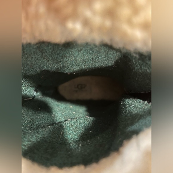 UGG Leather Tall Boot with Lambs Fur. 7M winter snow boots - Picture 13 of 15